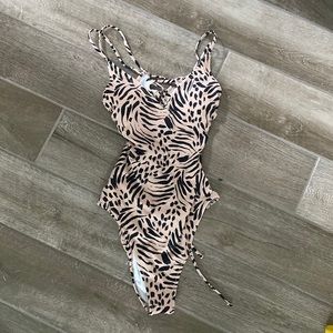 Shade & Shore 1 pc swimsuit